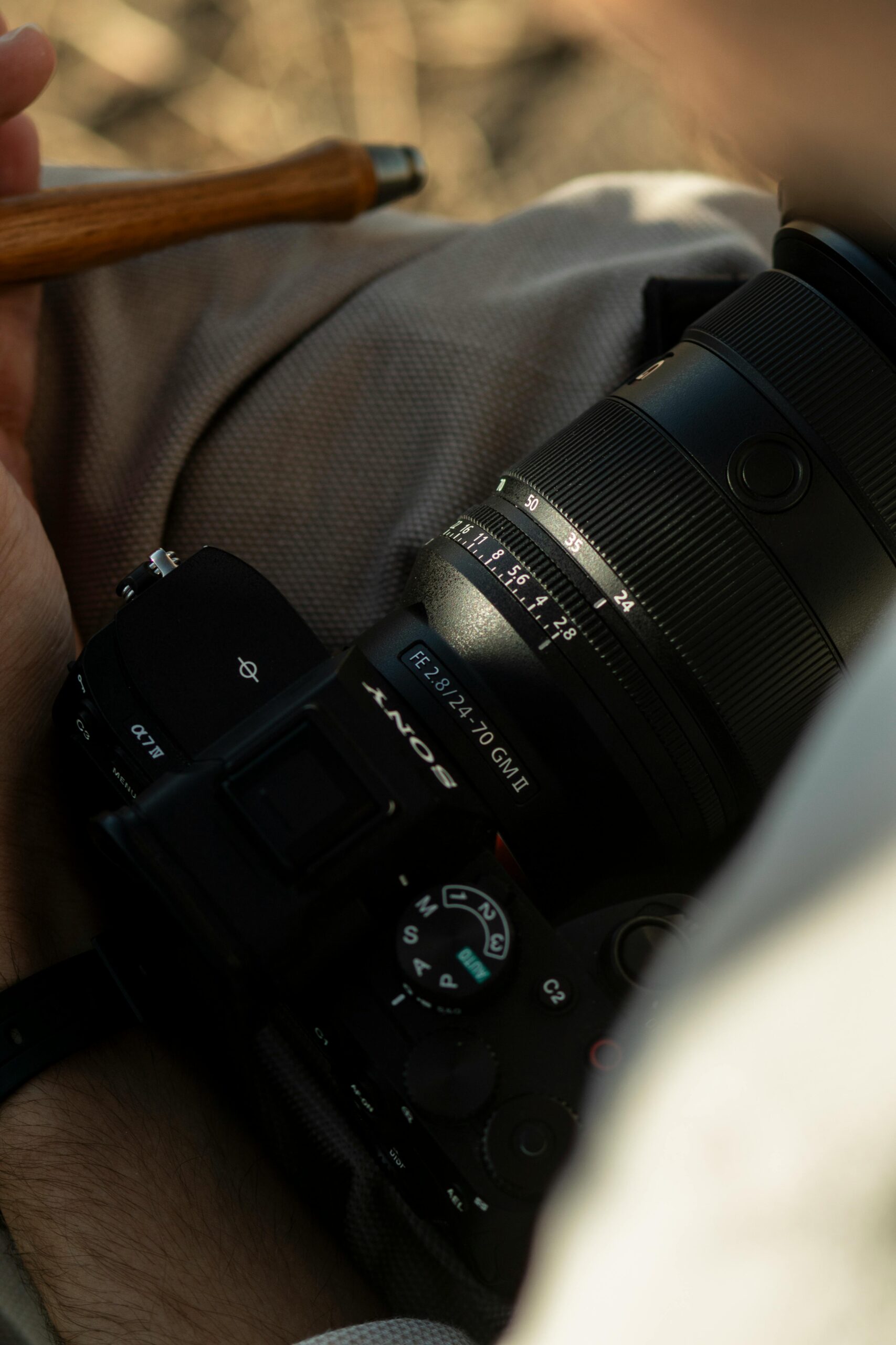 Sony 70-200mm: f/2.8 GM OSS II o f/4 Macro G OSS II?